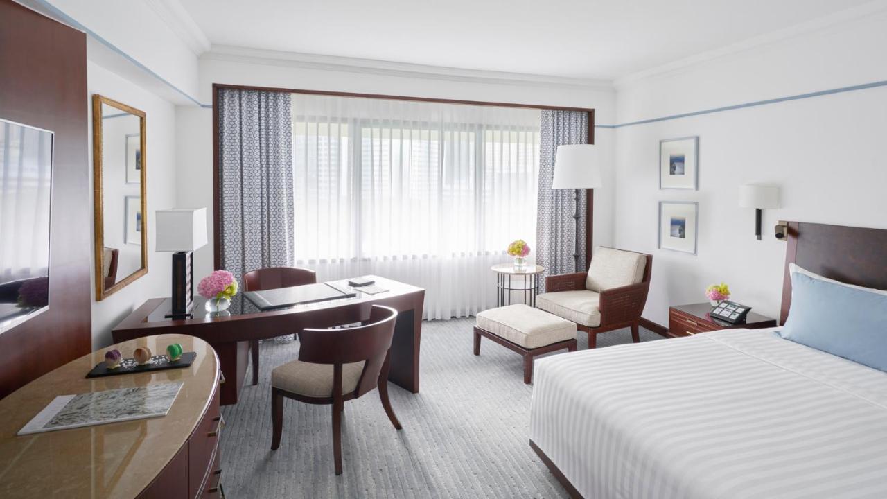 Hotel The Peninsula Manila Makati City Zewnętrze zdjęcie A room at the Conrad Hong Kong