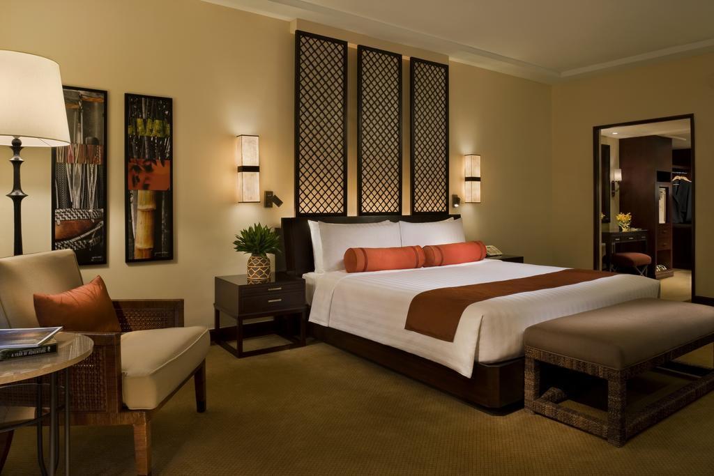 Hotel The Peninsula Manila Makati City Zewnętrze zdjęcie A bedroom at the Shangri-La Hotel, Kuala Lumpur